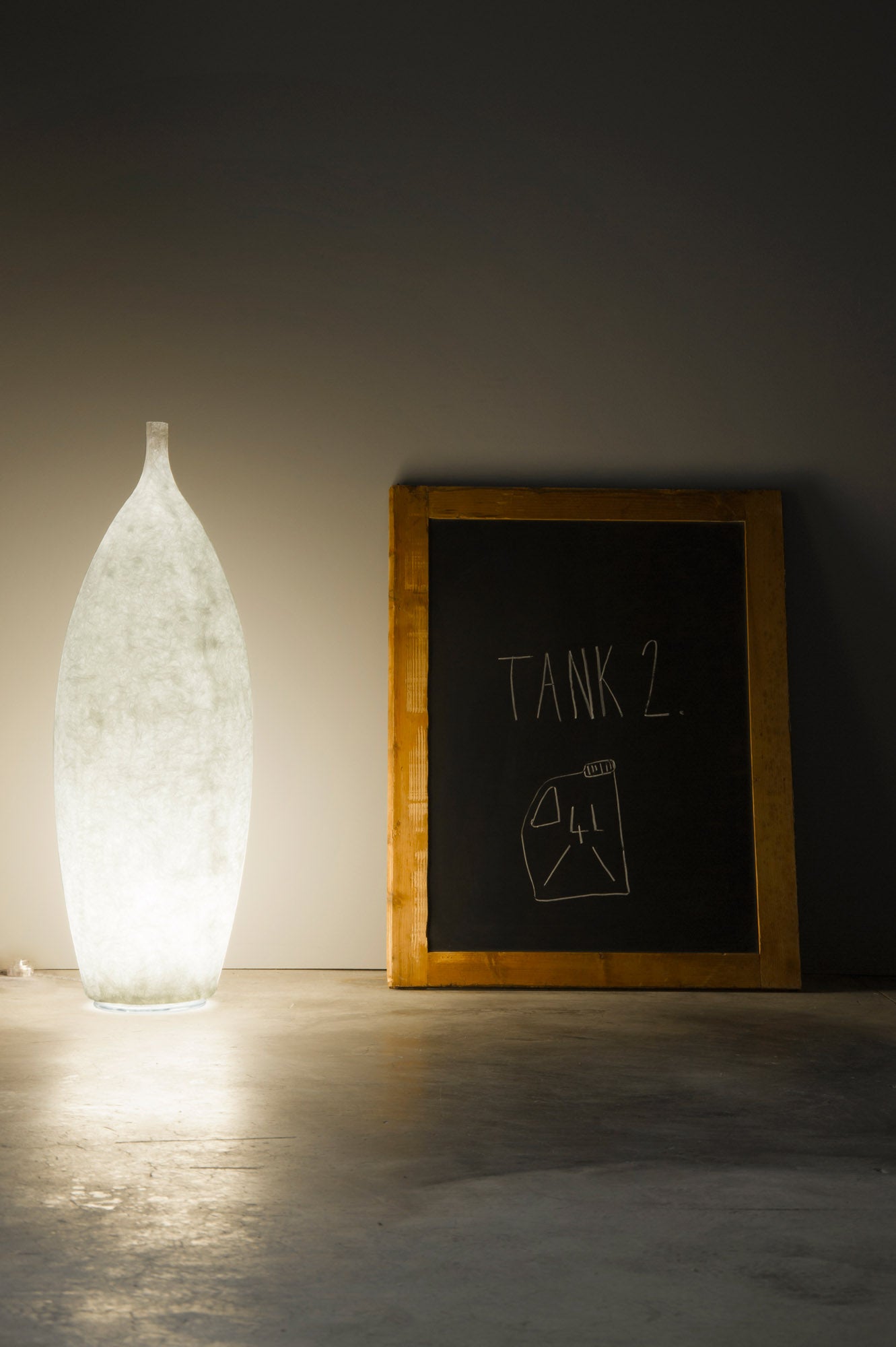 In-es.artdesign Tank Floor Lamp