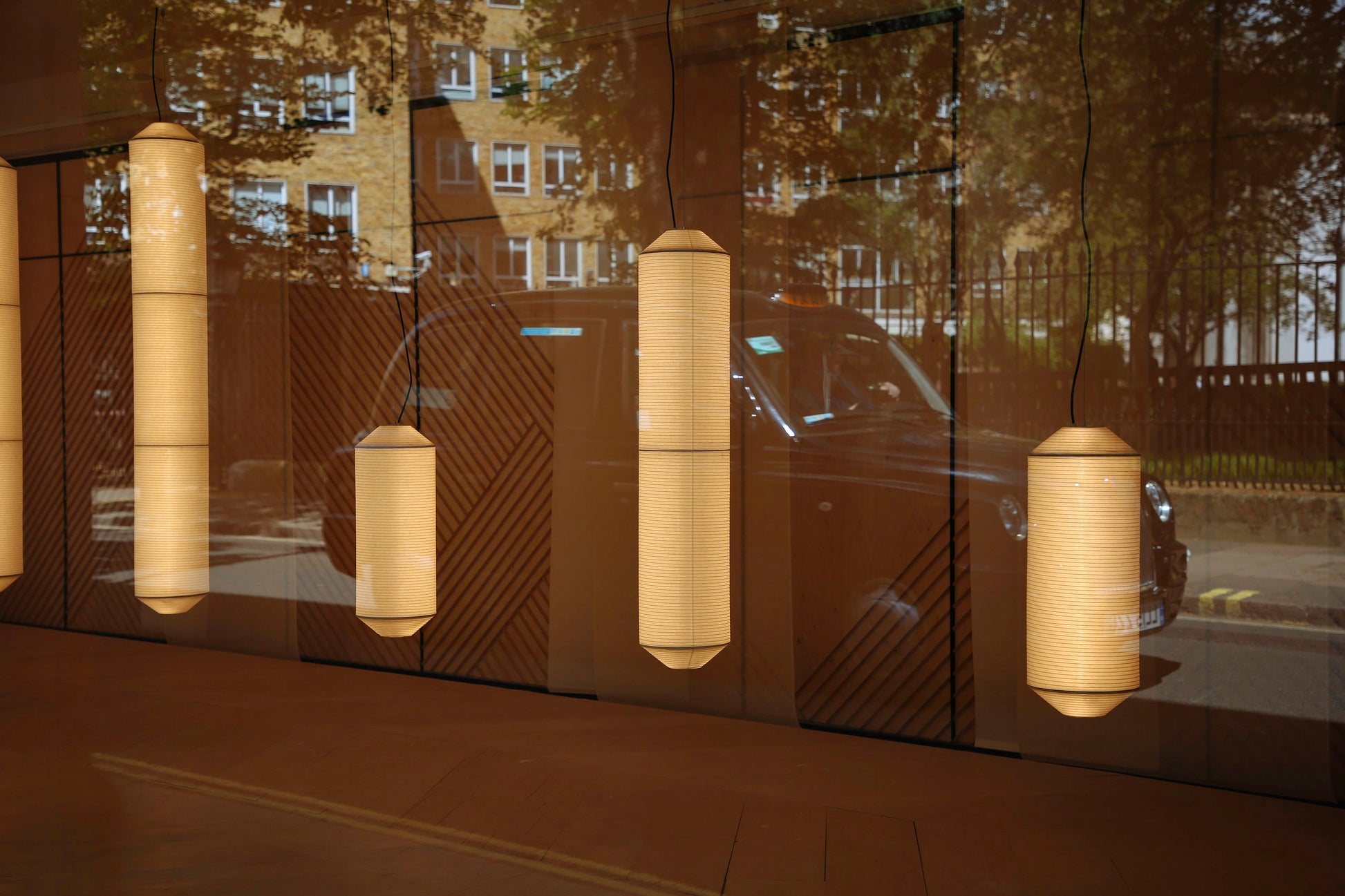 Santa & Cole Tekio Vertical P1 Pendant Light