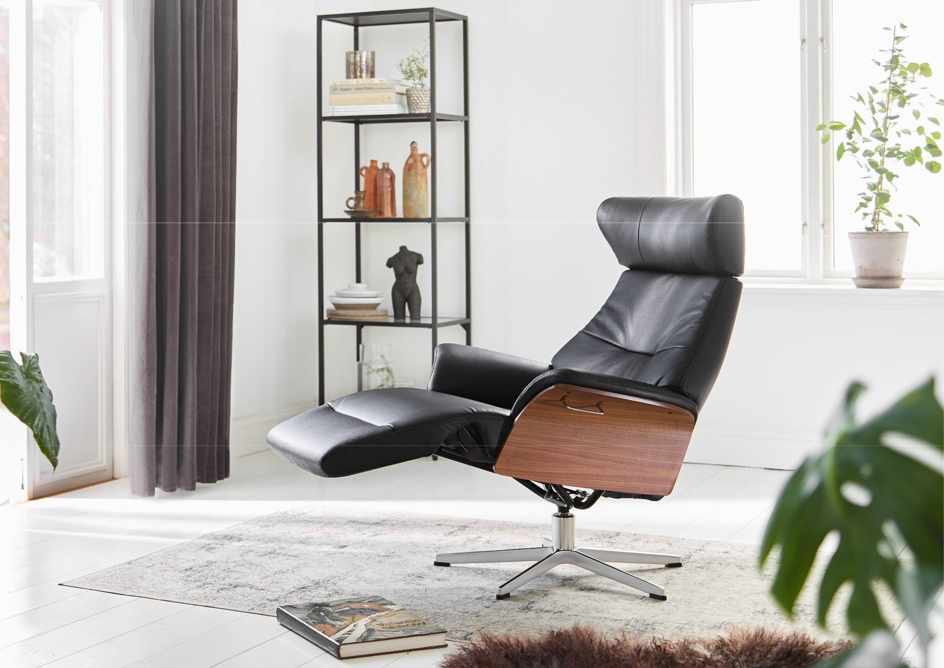 DESIGNER CONFORM TIMEOUT LEATHER SWIVEL RECLINING CHAIR - INTEGRATED LEG  REST