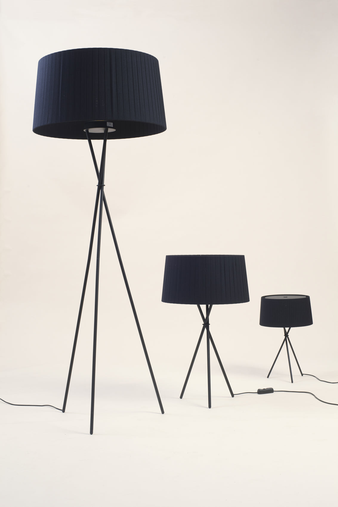 Santa & Cole Tripode G6 Table Lamp