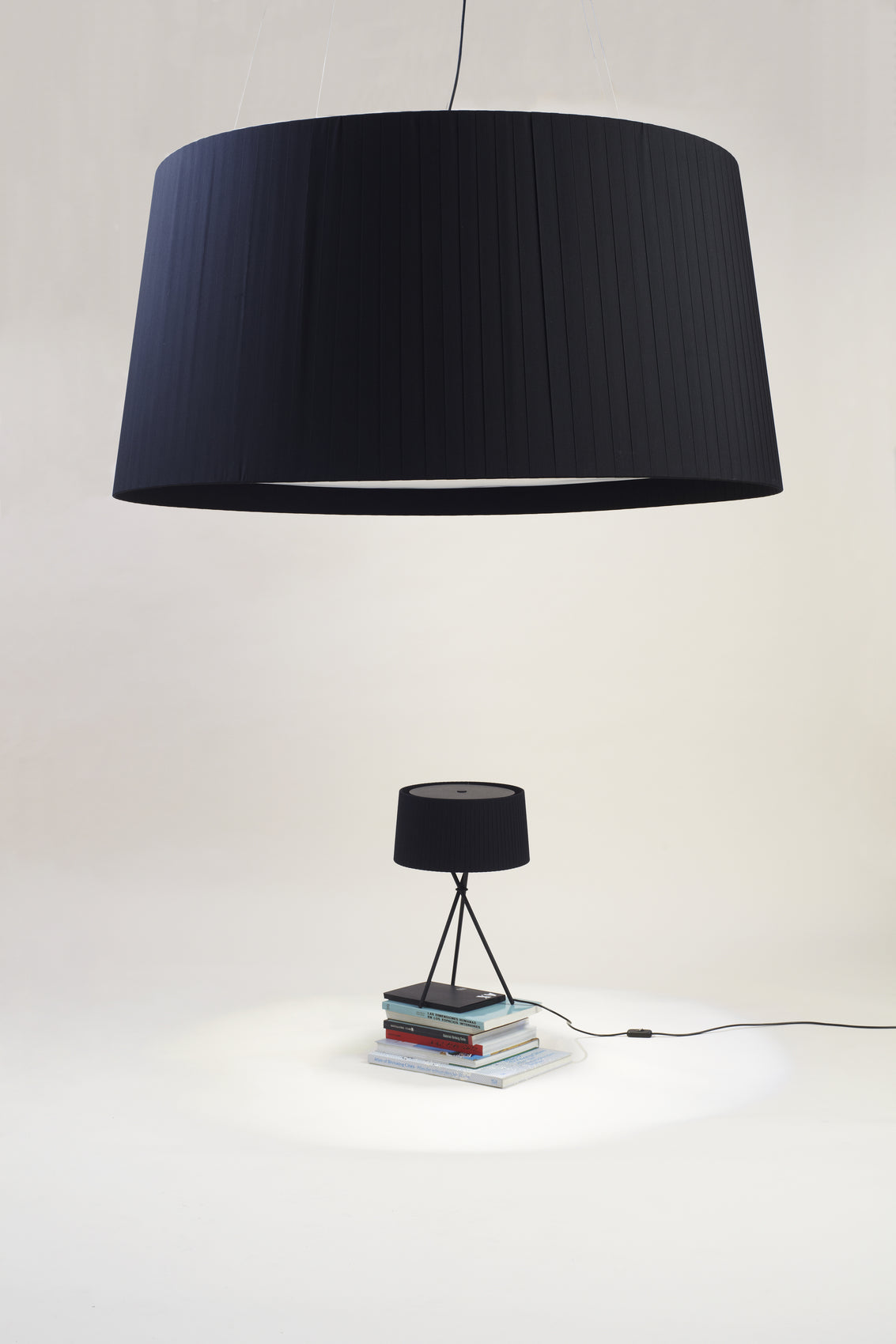 Santa & Cole Tripode G6 Table Lamp