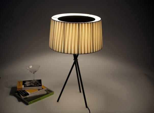 Santa & Cole Tripode G6 Table Lamp