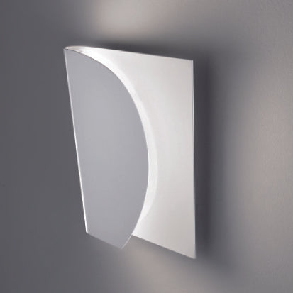 Turn Me! Wall Light by Karboxx