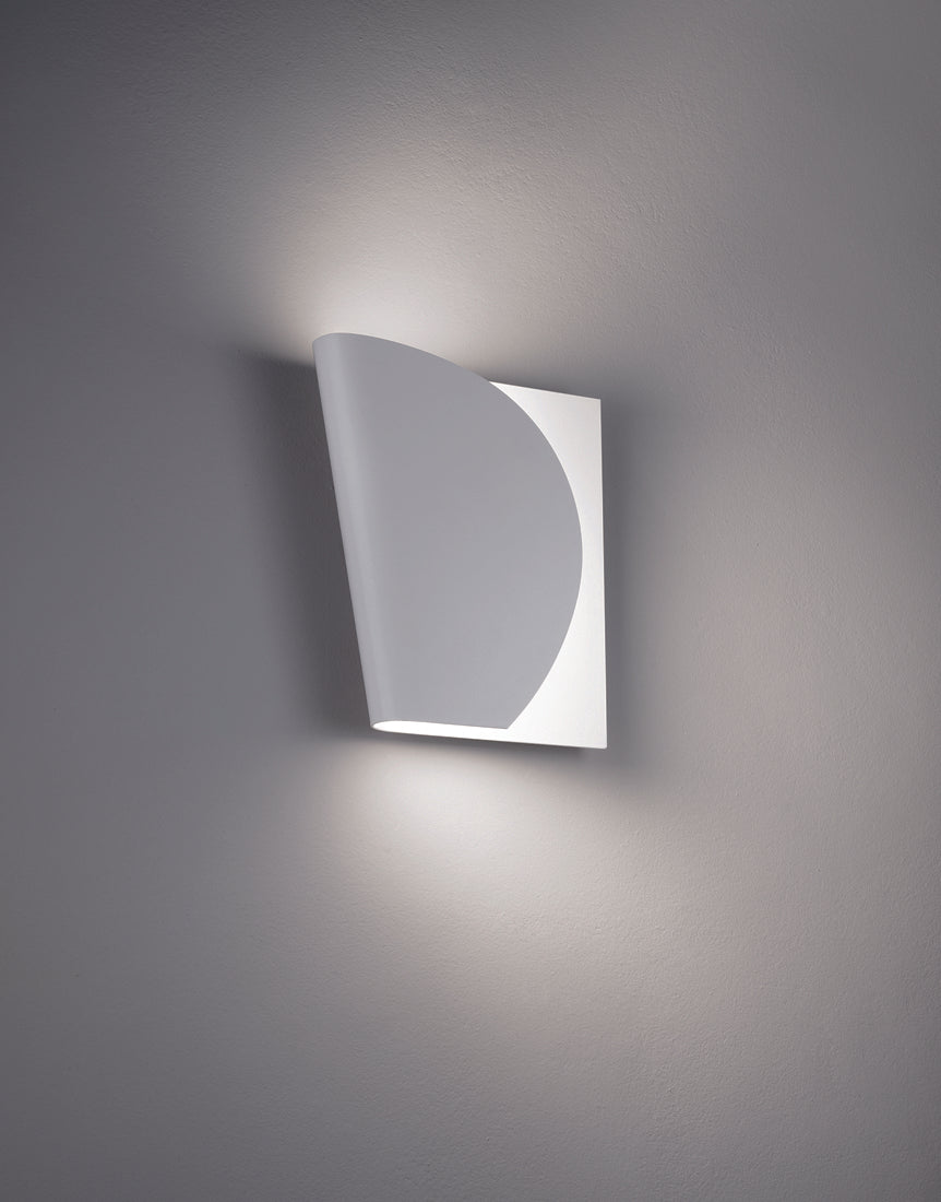 Turn Me! Wall Light by Karboxx