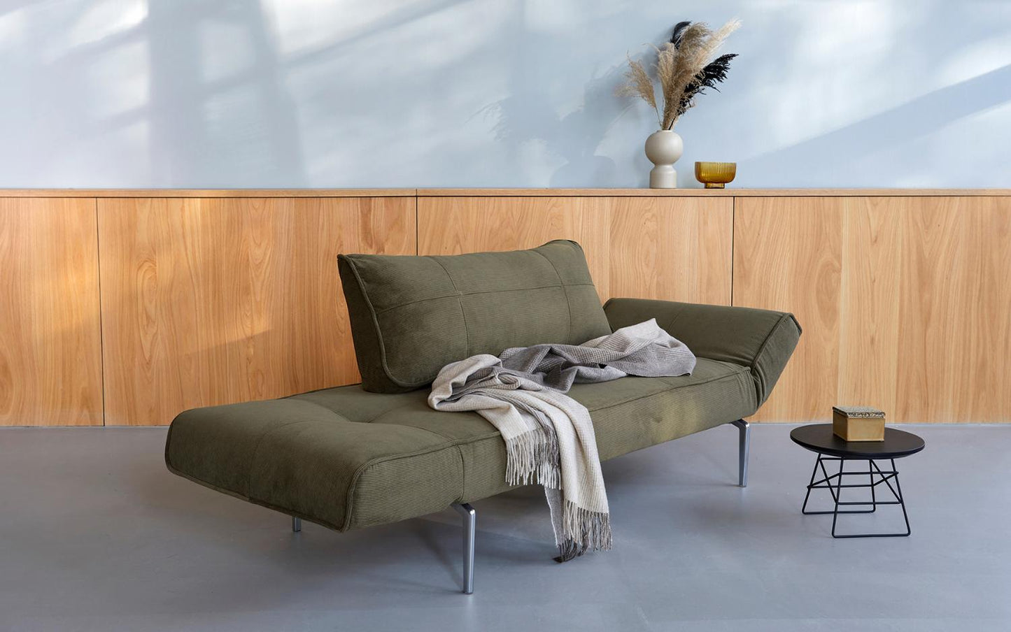 Innovation Zeal Sofa with Aluminum Legs