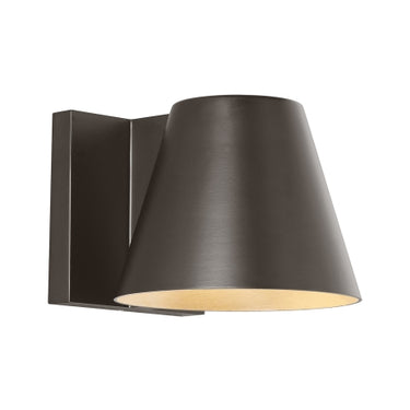 Modern outdoor LED wall light with frosted lens and die-cast aluminum body – Bowman 4 by Visual Comfort