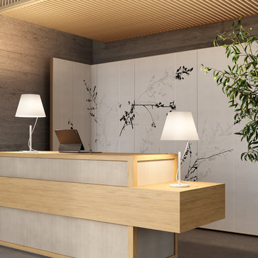LED lamp with high CRI and dimmer control for modern workspaces