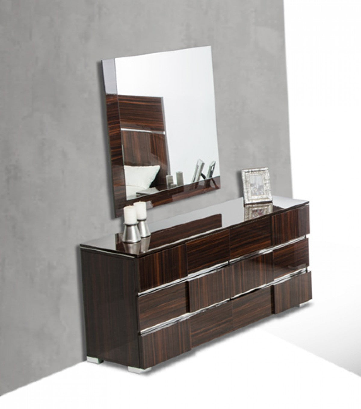 VIG Furniture Modrest Picasso Italian Ebony Lacquer Mirror