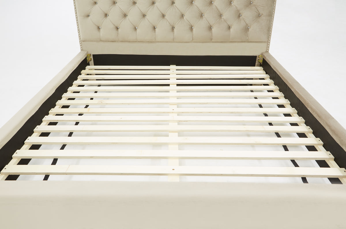 VIG Furniture Modrest Sandra Light Grey Fabric Bed