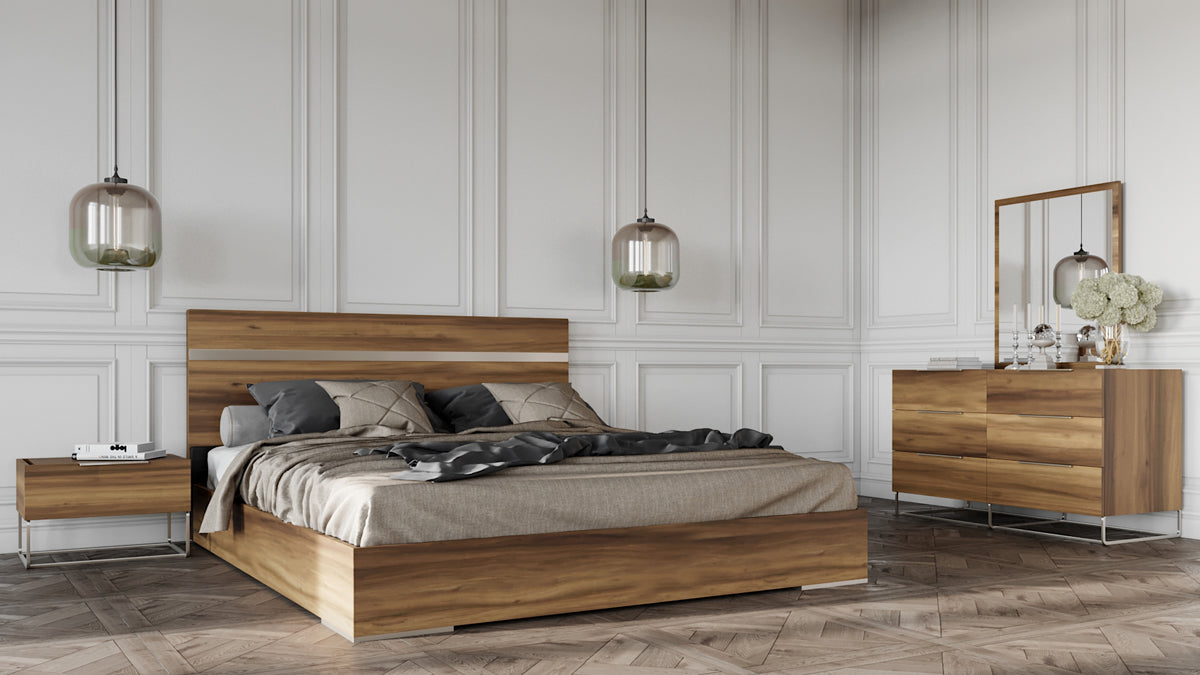 VIG Furniture Nova Domus Lorenzo Italian Light Oak Bed